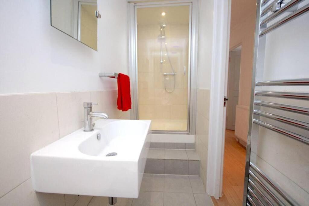 Lovely Kensington Flat Londra Esterno foto