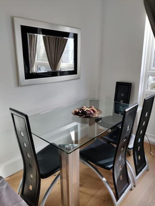 Lovely Kensington Flat Londra Esterno foto